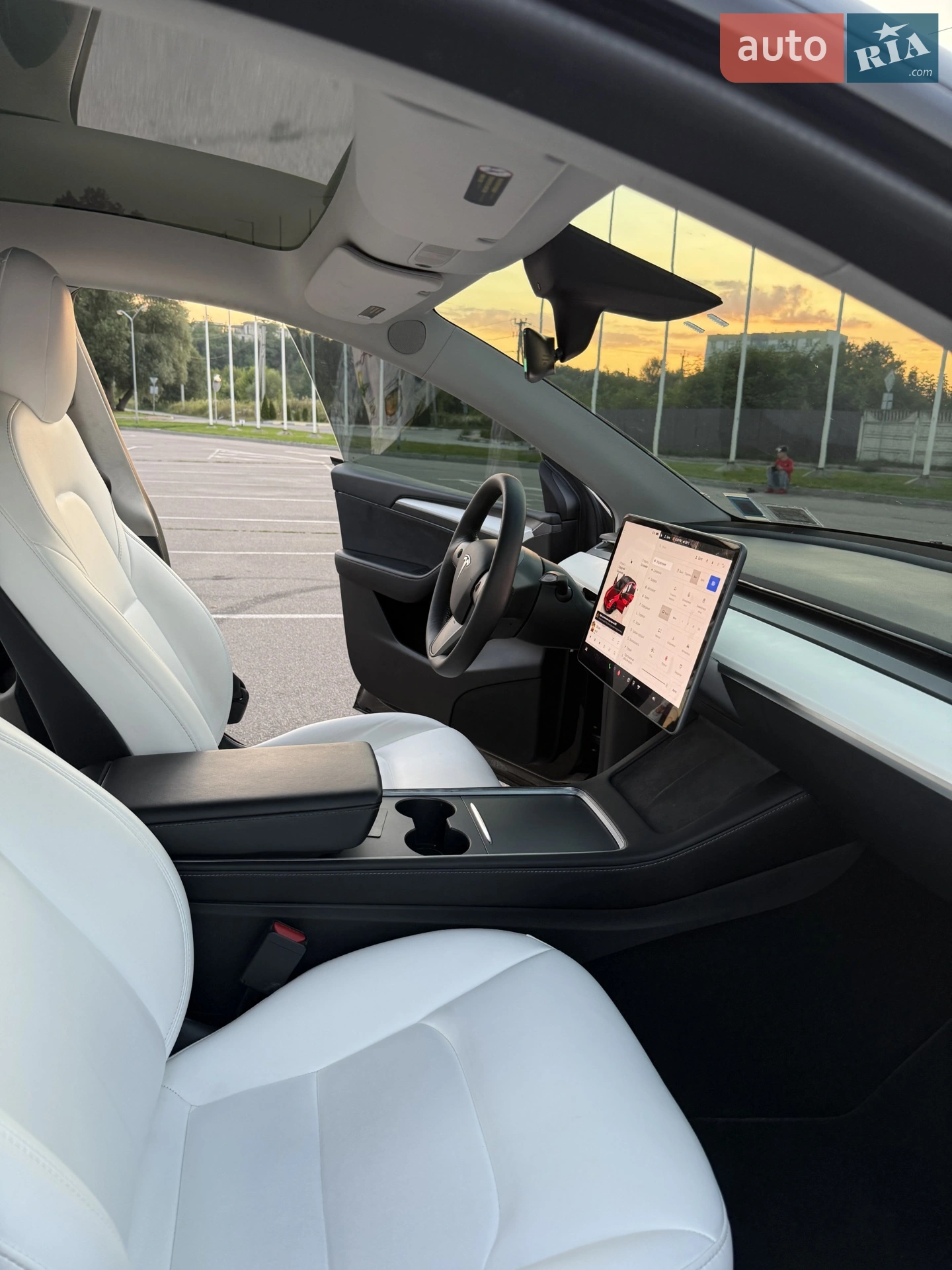 2022 Tesla Model Y - мініатюра 8