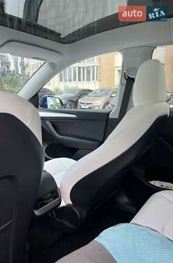 Позашляховик / Кросовер Tesla Model Y 2023 в 