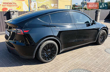Позашляховик / Кросовер Tesla Model Y 2024 в 