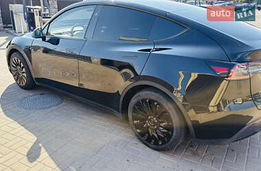 Позашляховик / Кросовер Tesla Model Y 2024 в 
