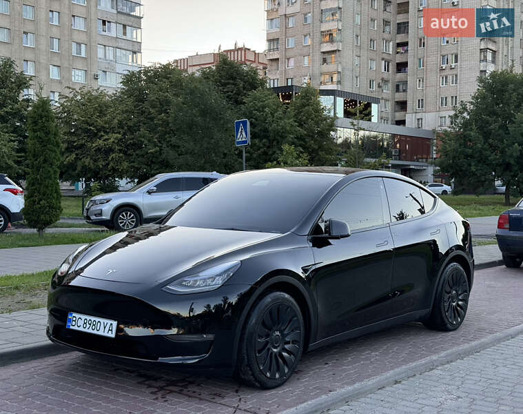 Tesla Model Y 2021