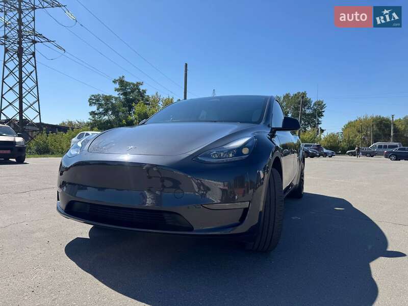 Внедорожник / Кроссовер Tesla Model Y 2024 в Киеве