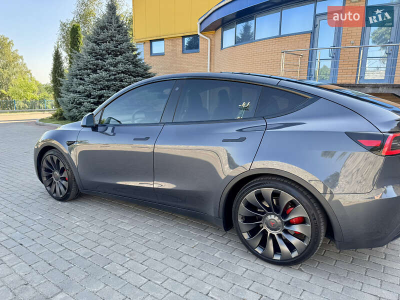 Позашляховик / Кросовер Tesla Model Y 2021 в Харкові фото 8 Позашляховик / Кросовер Tesla Model Y 2021 в Харкові
