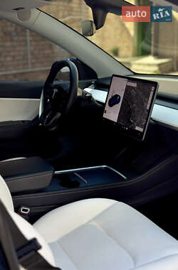 Внедорожник / Кроссовер Tesla Model Y 2021 в 