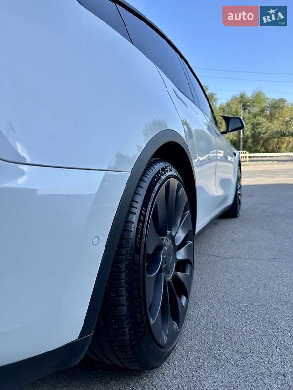 Позашляховик / Кросовер Tesla Model Y 2022 в Дніпрі