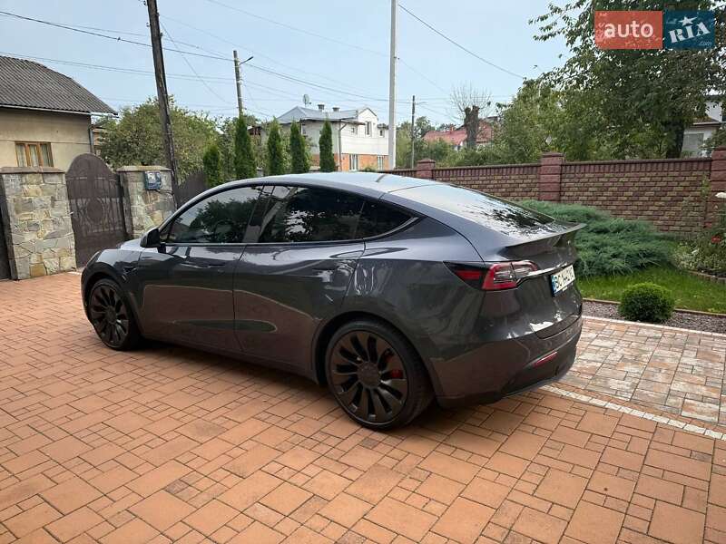 Внедорожник / Кроссовер Tesla Model Y 2021 в Стрые