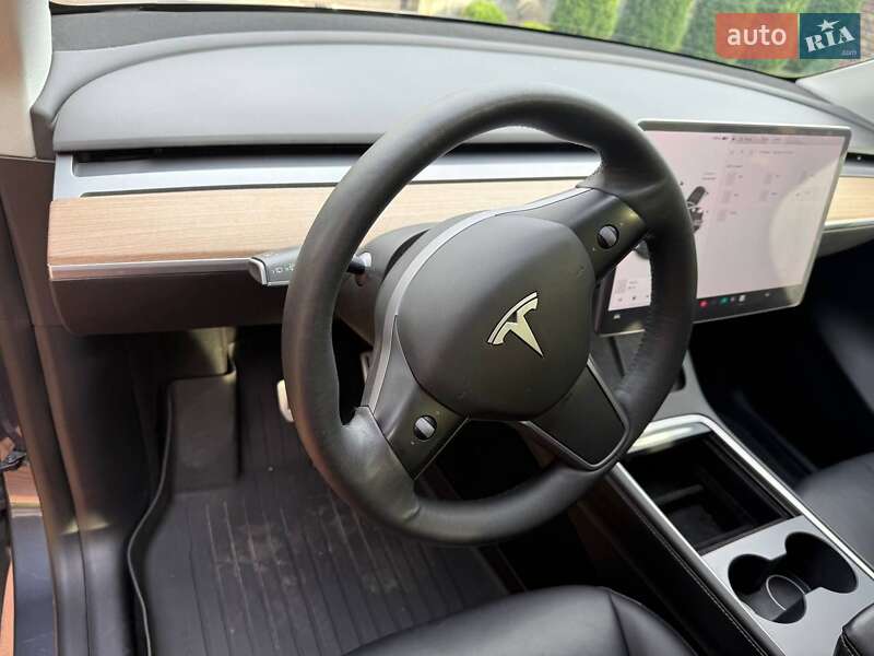 Внедорожник / Кроссовер Tesla Model Y 2021 в Стрые