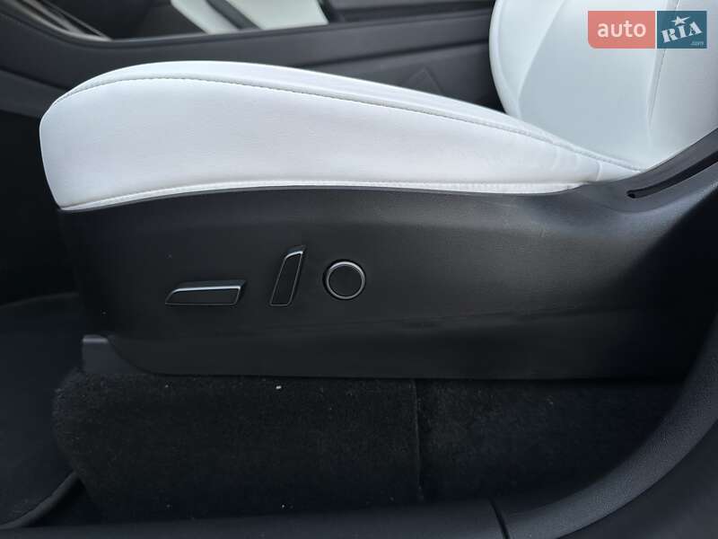 Позашляховик / Кросовер Tesla Model Y 2022 в Кам'янському