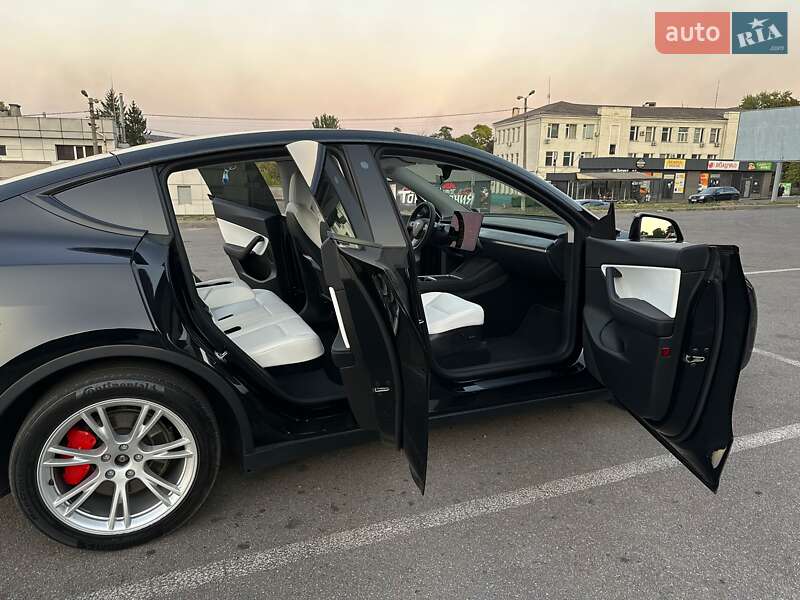 Позашляховик / Кросовер Tesla Model Y 2022 в Кам'янському