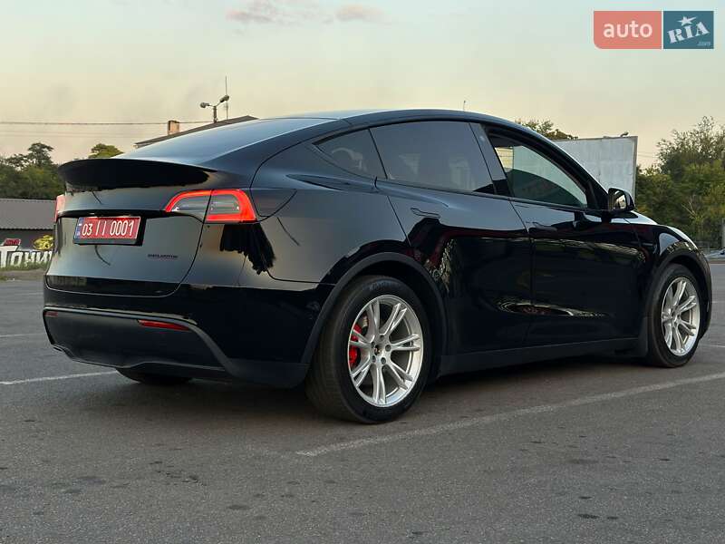 Позашляховик / Кросовер Tesla Model Y 2022 в Кам'янському