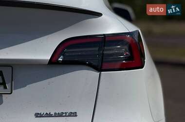 Внедорожник / Кроссовер Tesla Model Y 2022 в 