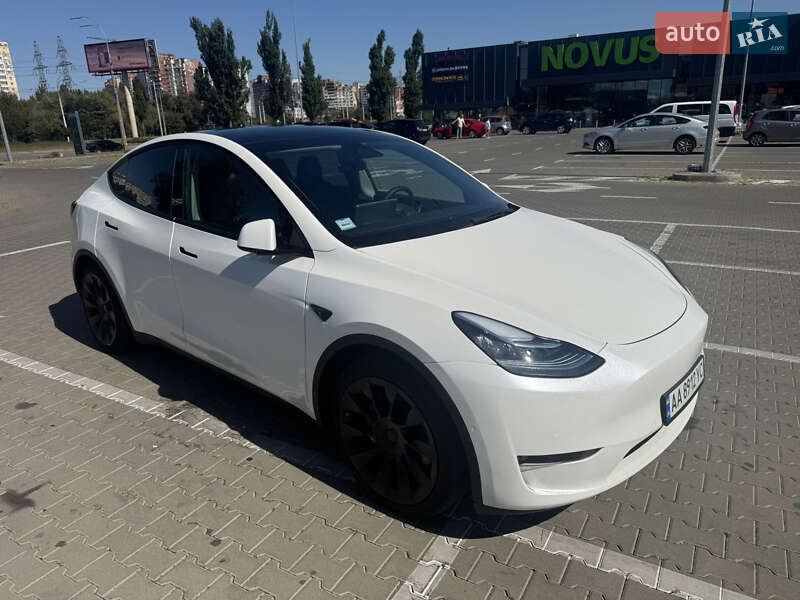 Внедорожник / Кроссовер Tesla Model Y 2022 в Киеве