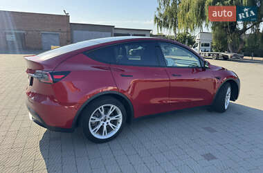 Позашляховик / Кросовер Tesla Model Y 2021 в 