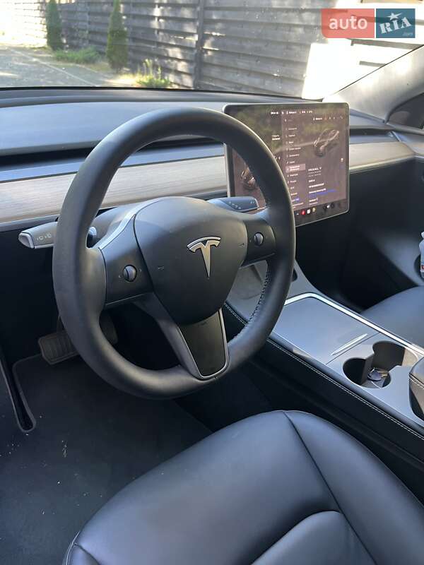 Внедорожник / Кроссовер Tesla Model Y 2023 в Киеве
