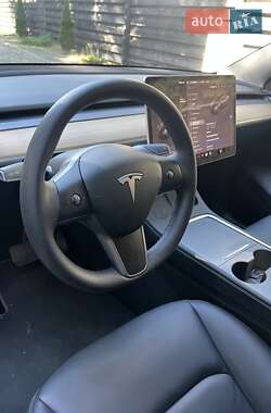 Позашляховик / Кросовер Tesla Model Y 2023 в 