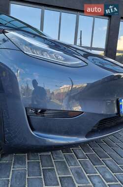 Позашляховик / Кросовер Tesla Model Y 2023 в 