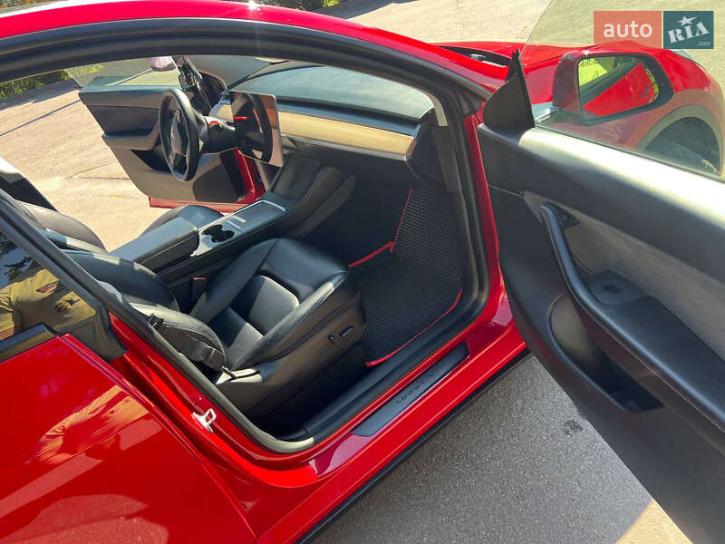 Внедорожник / Кроссовер Tesla Model Y 2021 в Тернополе