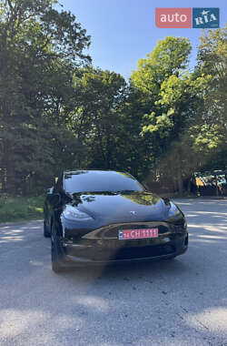 Позашляховик / Кросовер Tesla Model Y 2021 в Трускавці