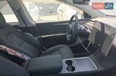 Позашляховик / Кросовер Tesla Model Y 2024 в 