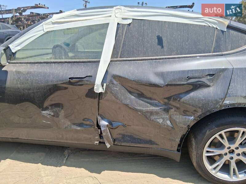 Внедорожник / Кроссовер Tesla Model Y 2024 в Киеве