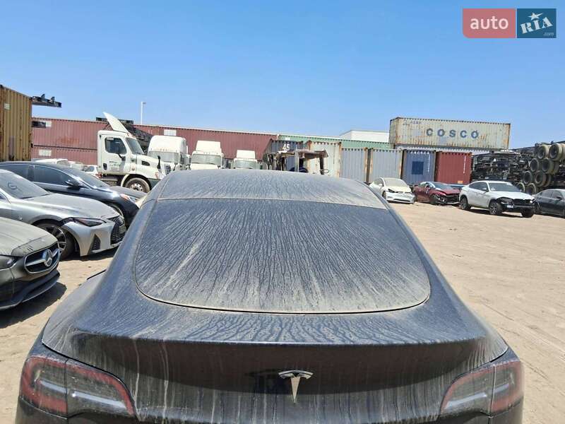 Внедорожник / Кроссовер Tesla Model Y 2024 в Киеве