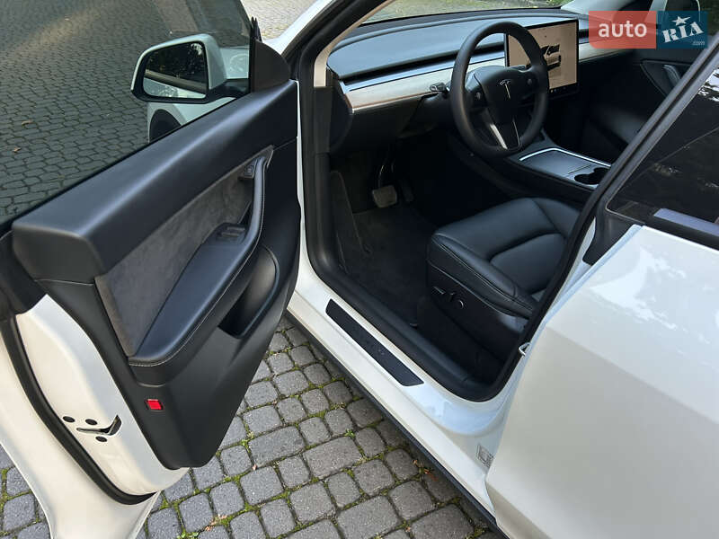 Внедорожник / Кроссовер Tesla Model Y 2022 в Львове