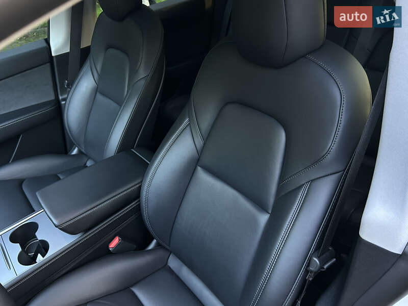 Внедорожник / Кроссовер Tesla Model Y 2022 в Львове