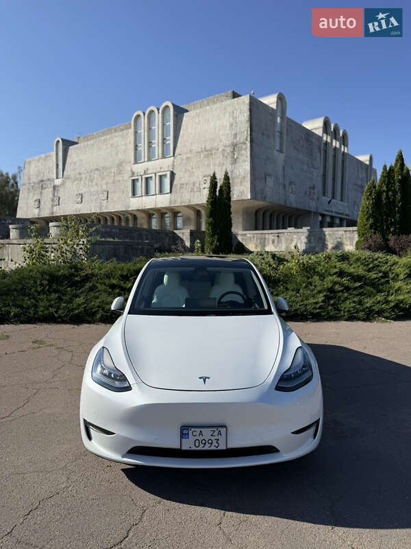 Tesla Model Y 2021
