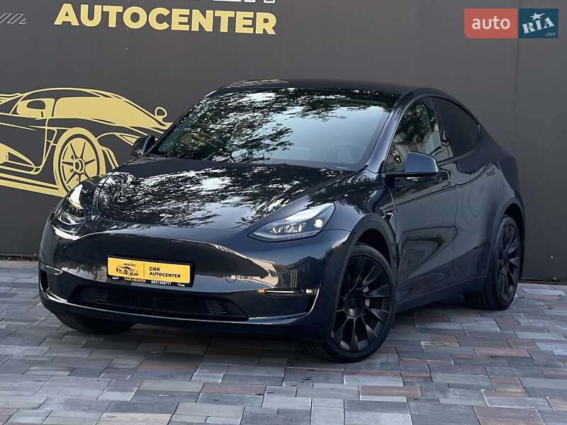 Tesla Model Y 2024