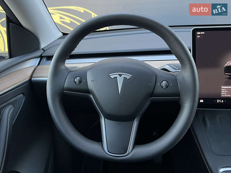 Позашляховик / Кросовер Tesla Model Y 2024 в Києві