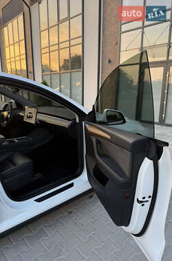 Внедорожник / Кроссовер Tesla Model Y 2022 в 