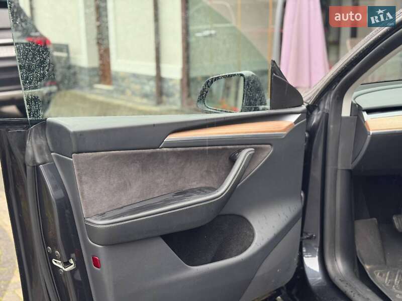 Позашляховик / Кросовер Tesla Model Y 2024 в Львові