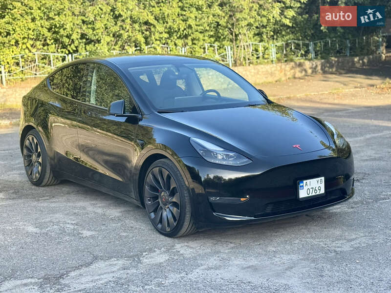 Позашляховик / Кросовер Tesla Model Y 2024 в Києві