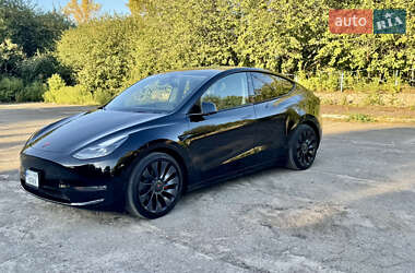 Внедорожник / Кроссовер Tesla Model Y 2024 в Киеве