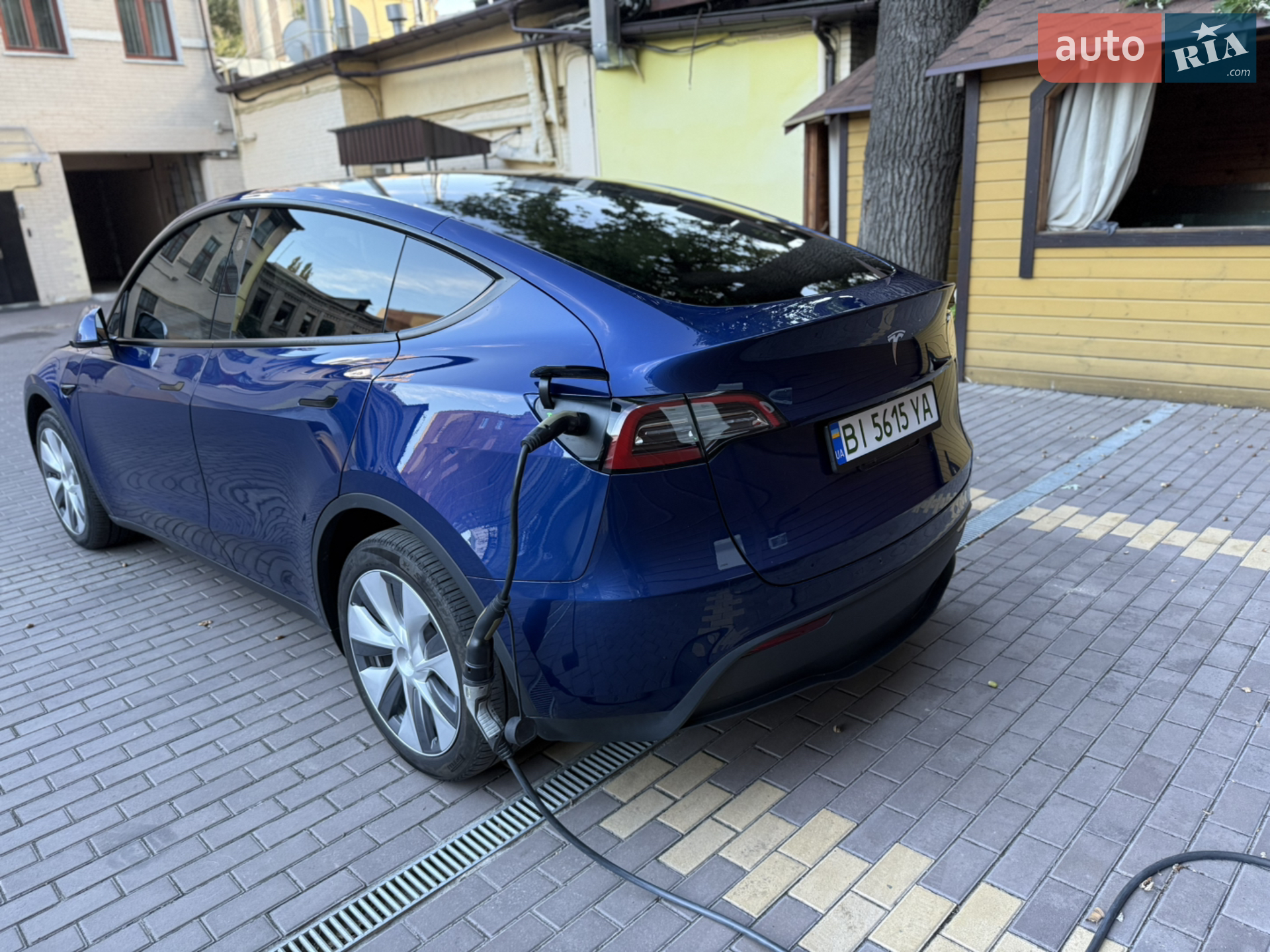 2023 Tesla Model Y - мініатюра 4