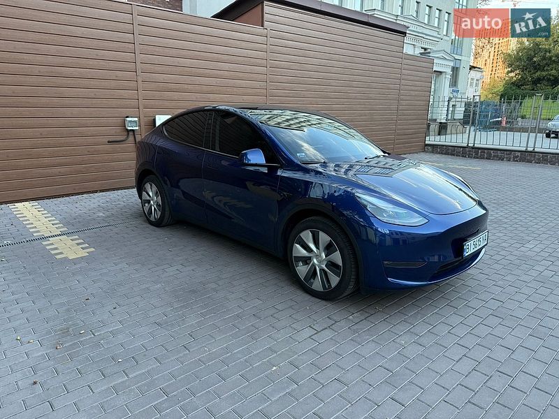 Tesla Model Y 2023