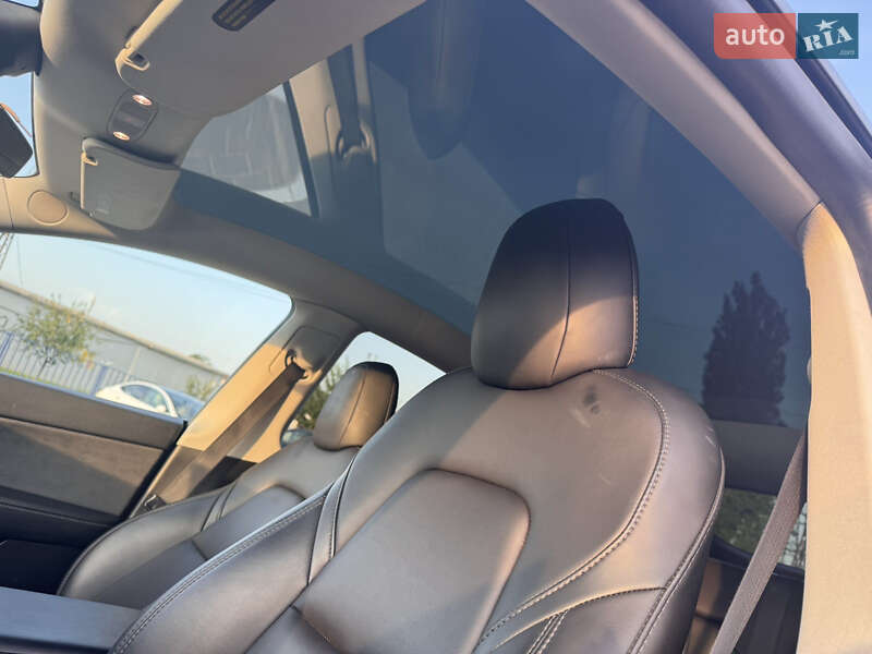 Внедорожник / Кроссовер Tesla Model Y 2021 в Львове