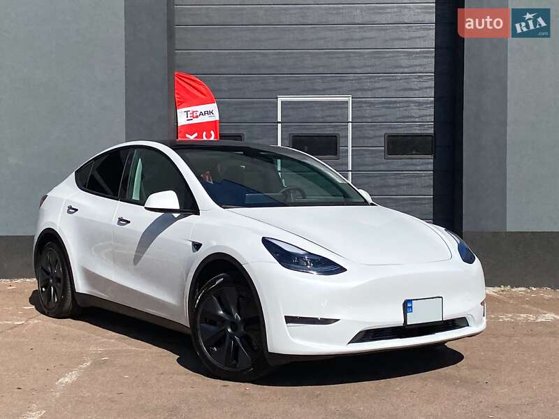 Tesla Model Y 2024