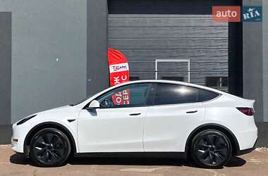 Позашляховик / Кросовер Tesla Model Y 2024 в 