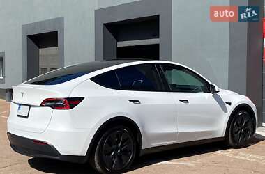 Позашляховик / Кросовер Tesla Model Y 2024 в 