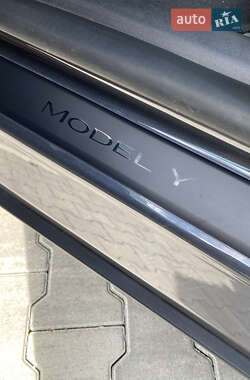 Позашляховик / Кросовер Tesla Model Y 2023 в 