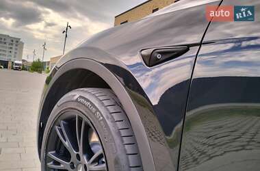 Позашляховик / Кросовер Tesla Model Y 2022 в 
