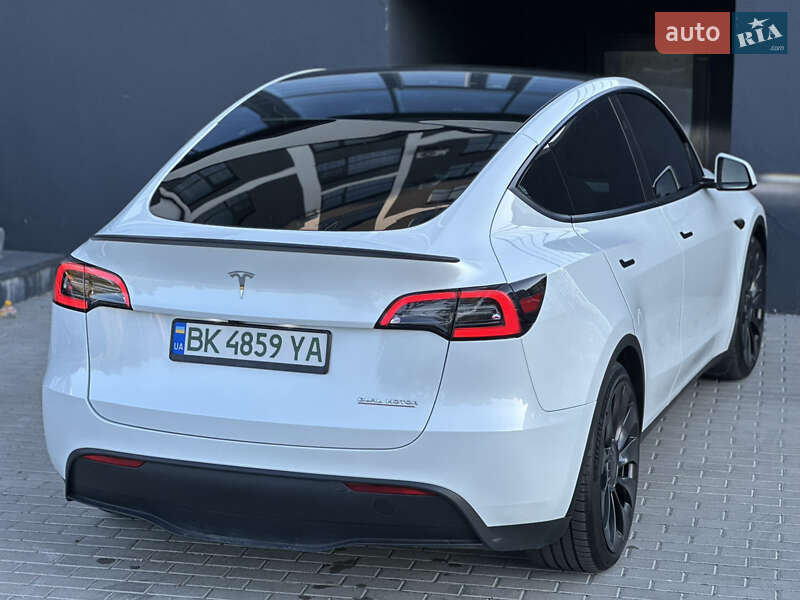 Позашляховик / Кросовер Tesla Model Y 2023 в Рівному