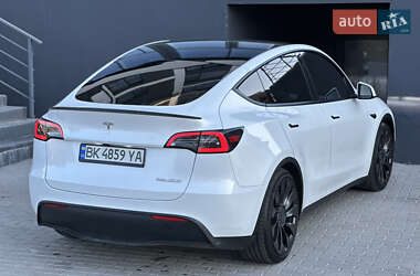 Позашляховик / Кросовер Tesla Model Y 2023 в 