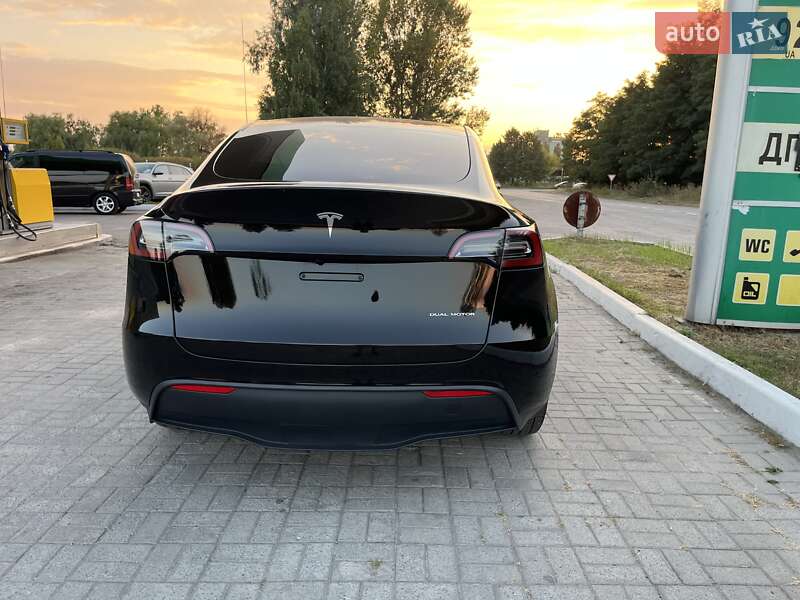 Внедорожник / Кроссовер Tesla Model Y 2023 в Киеве