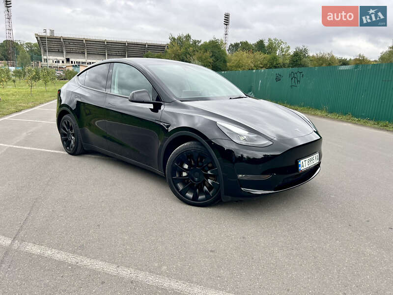 Позашляховик / Кросовер Tesla Model Y 2023 в 