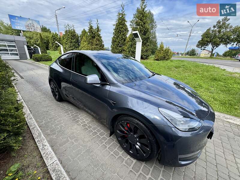 Позашляховик / Кросовер Tesla Model Y 2022 в Львові