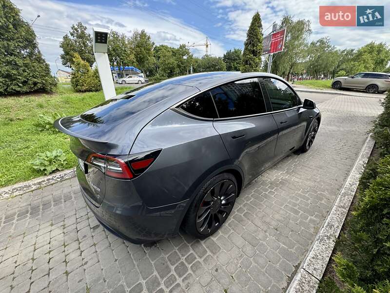 Позашляховик / Кросовер Tesla Model Y 2022 в Львові