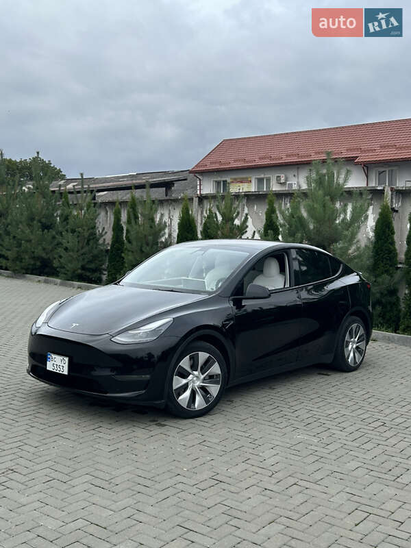 Tesla Model Y 2022