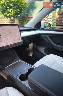 Позашляховик / Кросовер Tesla Model Y 2023 в Бучі